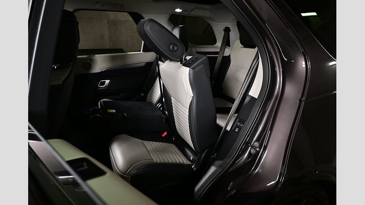 2024 認定中古車 Land Rover Discovery シャラントグレイ D350マイルドハイブリッド（ディーゼル） Dynamic HSE