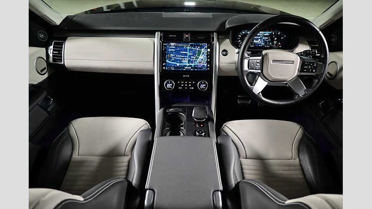 2024 認定中古車 Land Rover Discovery シャラントグレイ D350マイルドハイブリッド（ディーゼル） Dynamic HSE