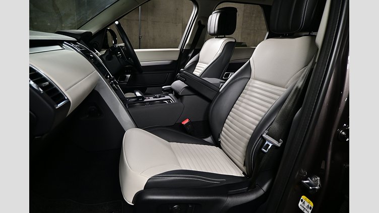 2024 認定中古車 Land Rover Discovery シャラントグレイ D350マイルドハイブリッド（ディーゼル） Dynamic HSE