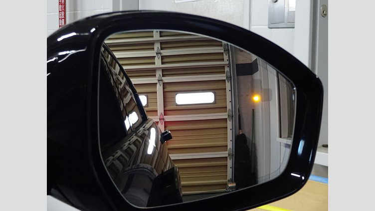 2023 認定中古車 Land Rover Range Rover Evoque トライベッカブルー D200マイルドハイブリッド（ディーゼル） スタンダードホイールベース S