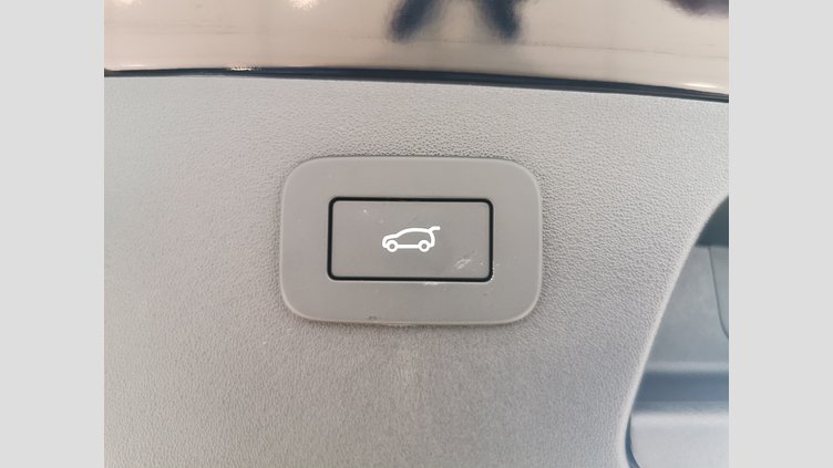 2023 認定中古車 Jaguar E-Pace ポルトフィーノブルー D200 AWD（オートマチック）MHEV R-DYNAMIC HSE