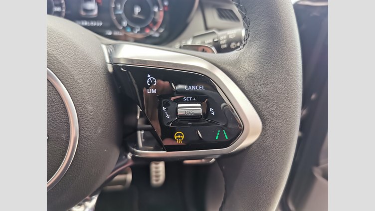 2023 認定中古車 Jaguar E-Pace ポルトフィーノブルー D200 AWD（オートマチック）MHEV R-DYNAMIC HSE