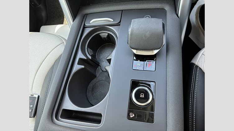 2024 認定中古車 Land Rover Discovery カルパチアングレイ D350マイルドハイブリッド（ディーゼル） Dynamic HSE