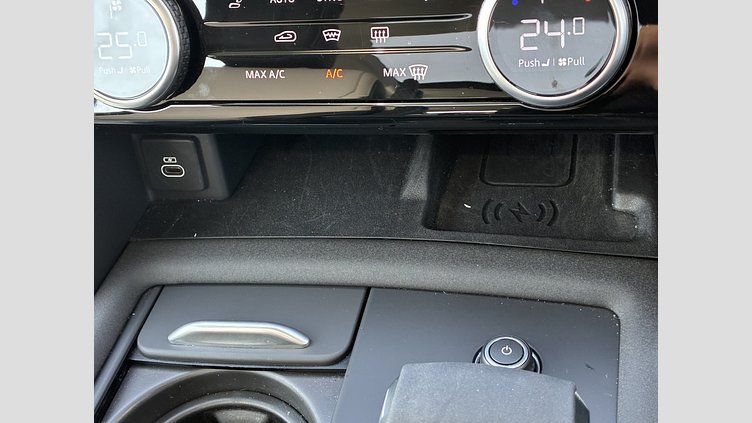 2024 認定中古車 Land Rover Discovery カルパチアングレイ D350マイルドハイブリッド（ディーゼル） Dynamic HSE