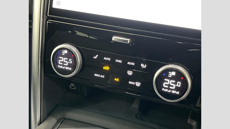 2022 認定中古車 Land Rover Discovery Santorini Black 3.0 litre i6D​ Ｒ－ダイナミック ＨＳＥ Ｄ３００