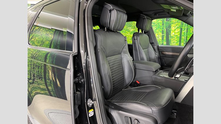 2022 認定中古車 Land Rover Discovery Santorini Black 3.0 litre i6D​ Ｒ－ダイナミック ＨＳＥ Ｄ３００