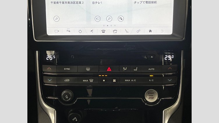 2017 認定中古車 Jaguar XE Fuji White RWD ピュア