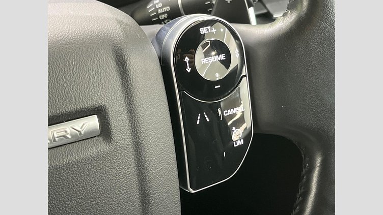 2018 認定中古車 Land Rover Discovery Fuji White 3.0 V6 Dsl Mono Turbo Std Flow HSE