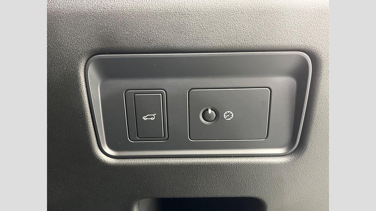 2018 認定中古車 Land Rover Discovery Fuji White 3.0 V6 Dsl Mono Turbo Std Flow HSE