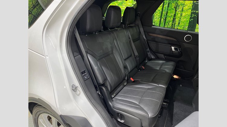 2018 認定中古車 Land Rover Discovery Fuji White 3.0 V6 Dsl Mono Turbo Std Flow HSE