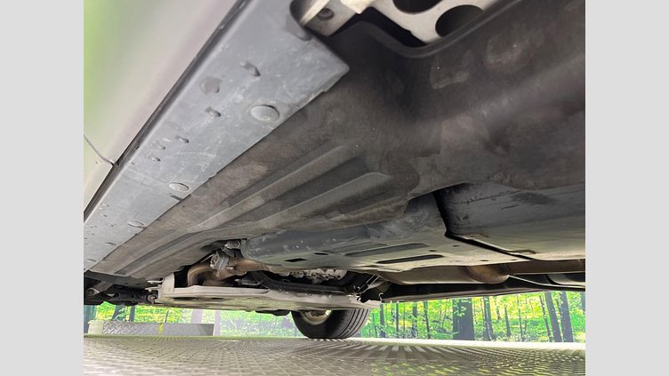 2018 認定中古車 Land Rover Discovery Fuji White 3.0 V6 Dsl Mono Turbo Std Flow HSE