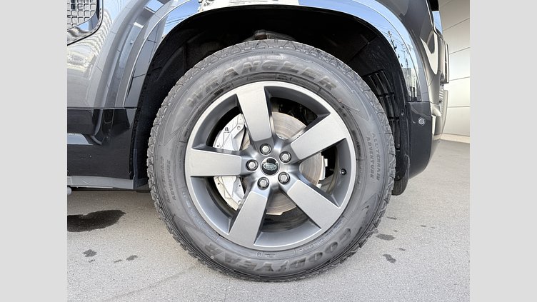 2024 認定中古車 Land Rover Defender 90 カルパチアングレイ D350 ディーゼルマイルドハイブリッド X-Dynamic HSE