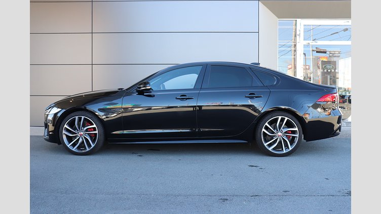 2022 認定中古車 Jaguar XF サントリーニブラック P250 RWD （オートマチック） SALOON R-DYNAMIC SE