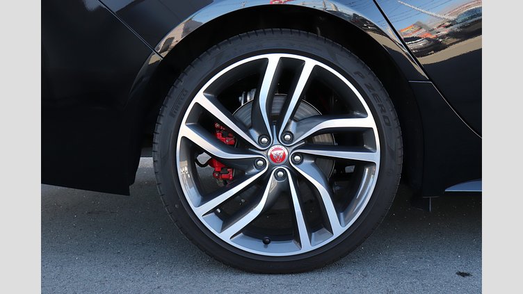 2022 認定中古車 Jaguar XF サントリーニブラック P250 RWD （オートマチック） SALOON R-DYNAMIC SE