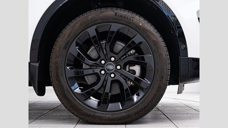 2024 認定中古車 Land Rover Discovery Sport オストゥーニパールホワイト D200マイルドハイブリッド（ディーゼル） DYNAMIC SE　D200　７人乗り