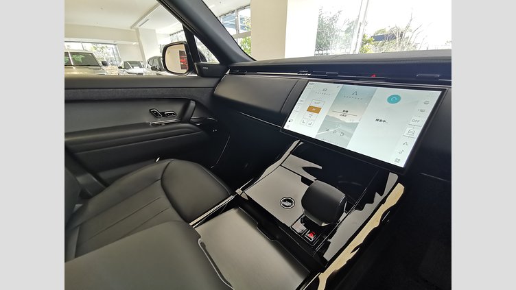 2024 認定中古車 Land Rover Range Rover Sport ヴァレジネブルー P550eプラグインハイブリッド（ガソリン） スタンダードホイールベース Dynamic SE