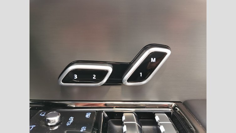 2024 認定中古車 Land Rover Range Rover Sport ヴァレジネブルー P550eプラグインハイブリッド（ガソリン） スタンダードホイールベース Dynamic SE