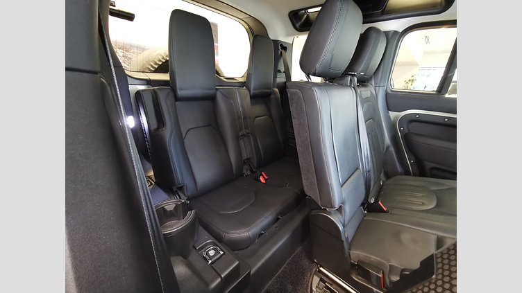 2020 認定中古車 Land Rover Defender 110 Pangea Green 2.0 litre i4P Petrol SE　P300