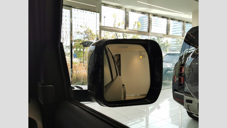 2020 認定中古車 Land Rover Defender 110 Pangea Green 2.0 litre i4P Petrol SE　P300