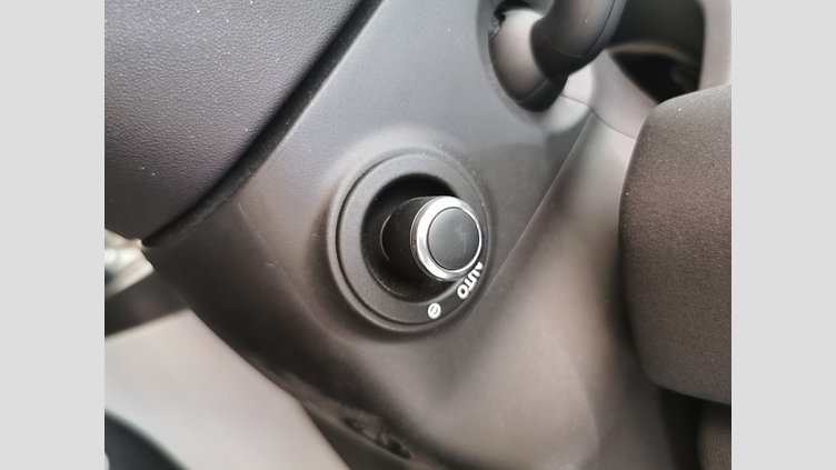 2020 認定中古車 Land Rover Defender 110 Pangea Green 2.0 litre i4P Petrol SE　P300