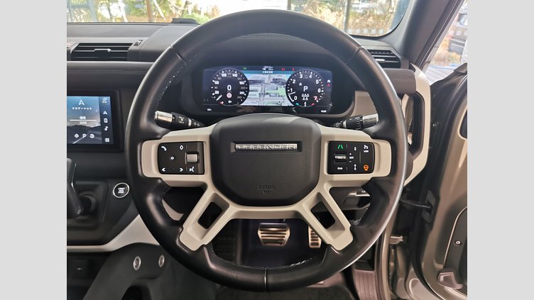 2020 認定中古車 Land Rover Defender 110 Pangea Green 2.0 litre i4P Petrol SE　P300