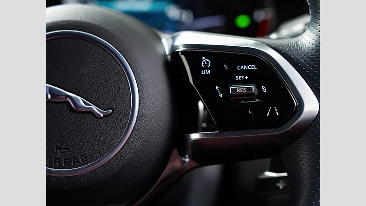 2023 認定中古車 Jaguar E-Pace ブルーファイﾔｰブルー D200 AWD（オートマチック） R-DYNAMIC SE D200