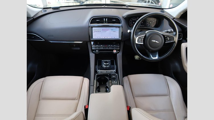 2018 認定中古車 Jaguar F-Pace ポルトフィーノブルー 2Lガソリンエンジン プレステージ