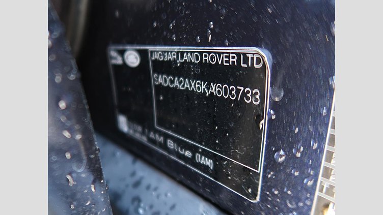 2018 認定中古車 Jaguar F-Pace ポルトフィーノブルー 2Lガソリンエンジン プレステージ