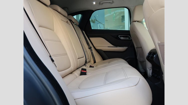 2018 認定中古車 Jaguar F-Pace ポルトフィーノブルー 2Lガソリンエンジン プレステージ