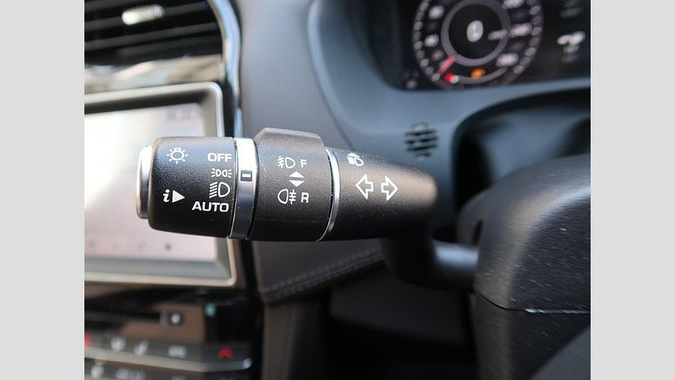 2018 認定中古車 Jaguar F-Pace ポルトフィーノブルー 2Lガソリンエンジン プレステージ