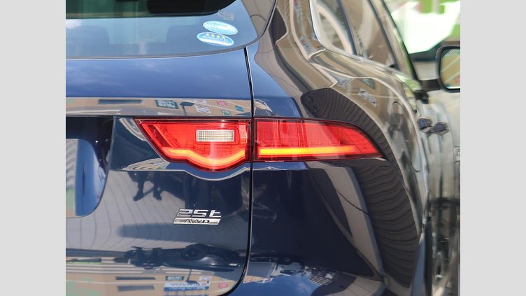 2018 認定中古車 Jaguar F-Pace ポルトフィーノブルー 2Lガソリンエンジン プレステージ