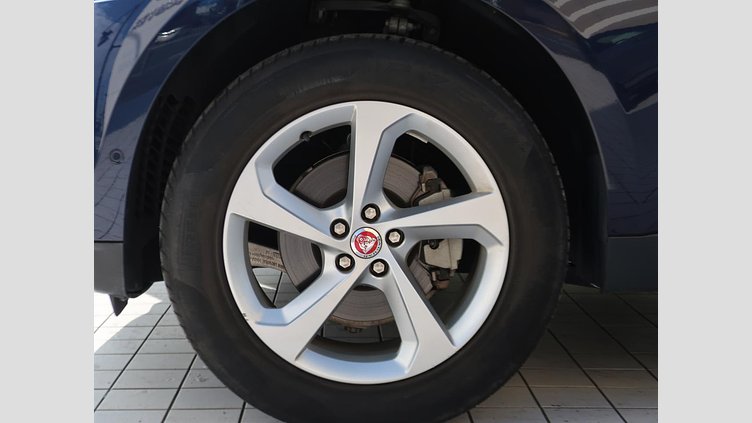 2018 認定中古車 Jaguar F-Pace ポルトフィーノブルー 2Lガソリンエンジン プレステージ