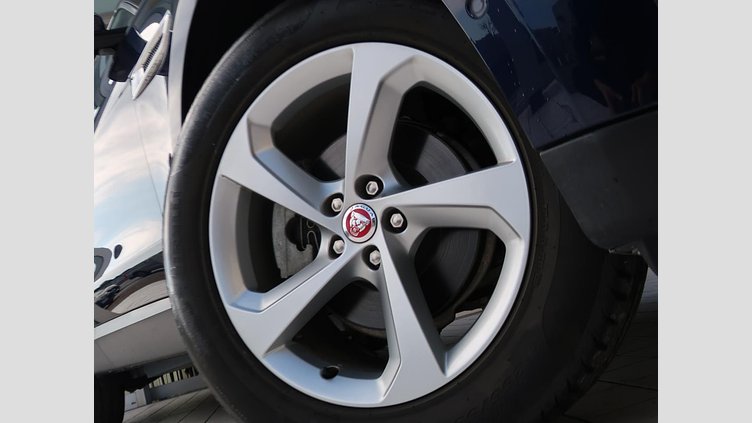 2018 認定中古車 Jaguar F-Pace ポルトフィーノブルー 2Lガソリンエンジン プレステージ