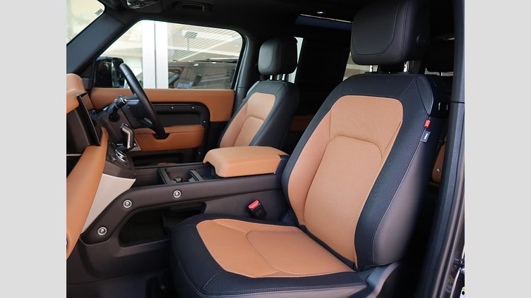 2024 認定中古車 Land Rover Defender 90 カルパチアングレイ ３Lディーゼルエンジン Ｘ－ダイナミックＨＳＥ Ｄ３５０ エアサスペンション装着車