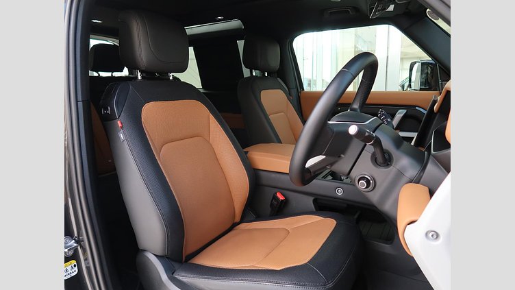 2024 認定中古車 Land Rover Defender 90 カルパチアングレイ ３Lディーゼルエンジン Ｘ－ダイナミックＨＳＥ Ｄ３５０ エアサスペンション装着車