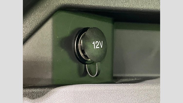 2016 認定中古車 Land Rover Discovery Sport Santorini Black 2.0 litre Si4 Petrol SE