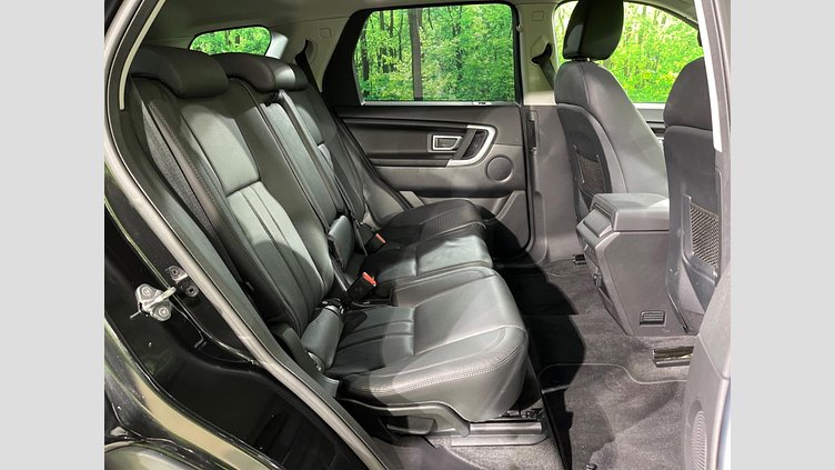 2016 認定中古車 Land Rover Discovery Sport Santorini Black 2.0 litre Si4 Petrol SE