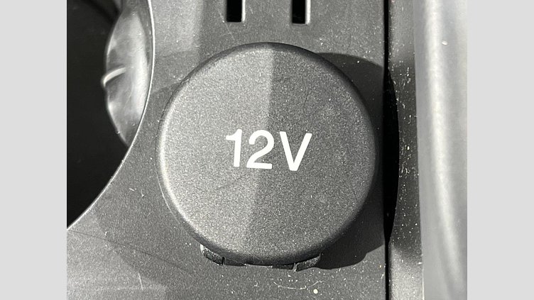 2016 認定中古車 Land Rover Discovery Sport Santorini Black 2.0 litre Si4 Petrol SE