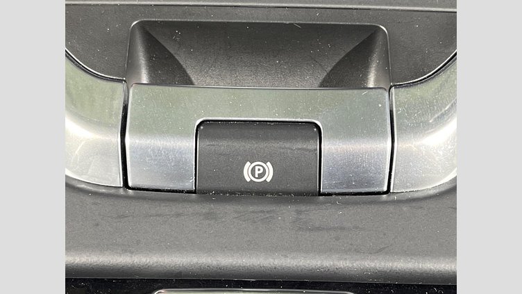 2016 認定中古車 Land Rover Discovery Sport Santorini Black 2.0 litre Si4 Petrol SE