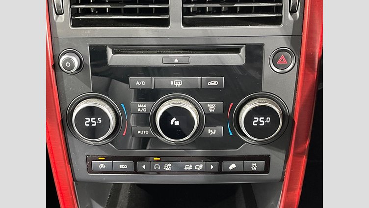 2016 認定中古車 Land Rover Discovery Sport Santorini Black 2.0 litre Si4 Petrol SE