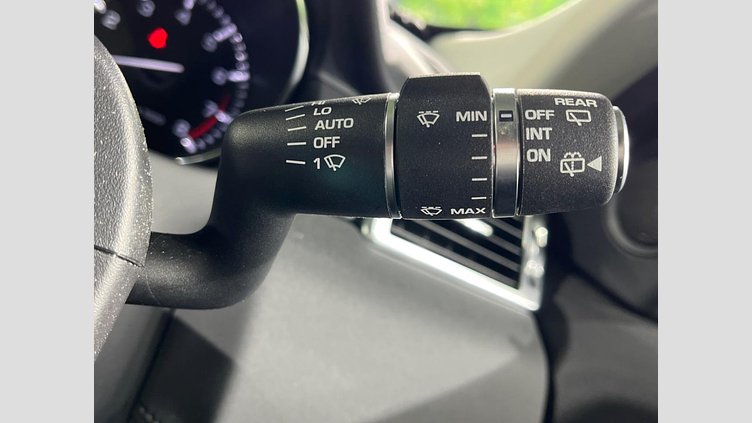 2016 認定中古車 Land Rover Discovery Sport Santorini Black 2.0 litre Si4 Petrol SE