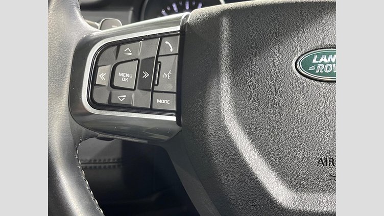 2016 認定中古車 Land Rover Discovery Sport Santorini Black 2.0 litre Si4 Petrol SE