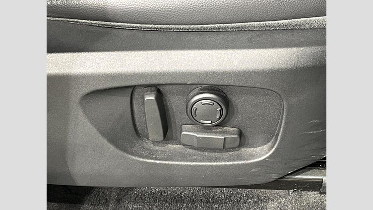 2016 認定中古車 Land Rover Discovery Sport Santorini Black 2.0 litre Si4 Petrol SE