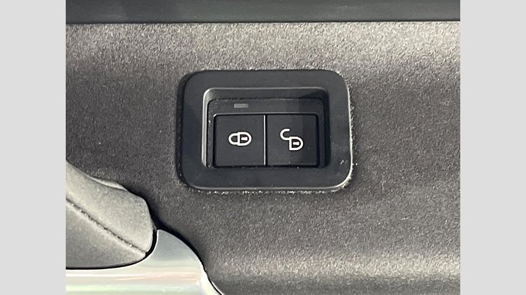 2016 認定中古車 Land Rover Discovery Sport Santorini Black 2.0 litre Si4 Petrol SE