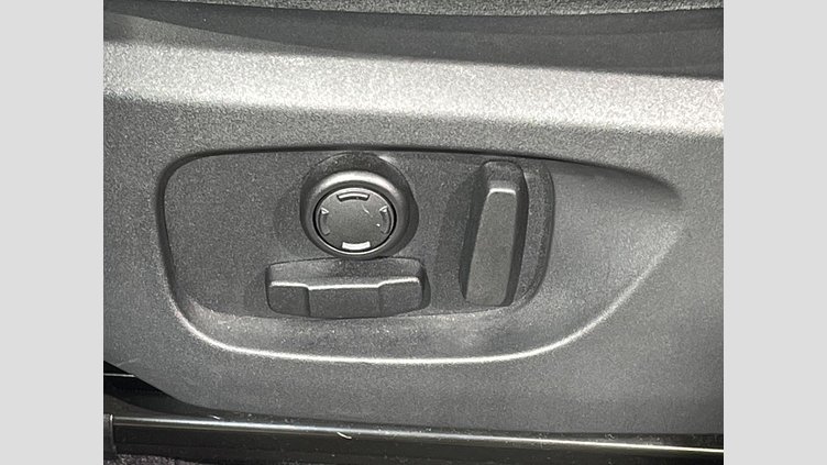 2016 認定中古車 Land Rover Discovery Sport Santorini Black 2.0 litre Si4 Petrol SE