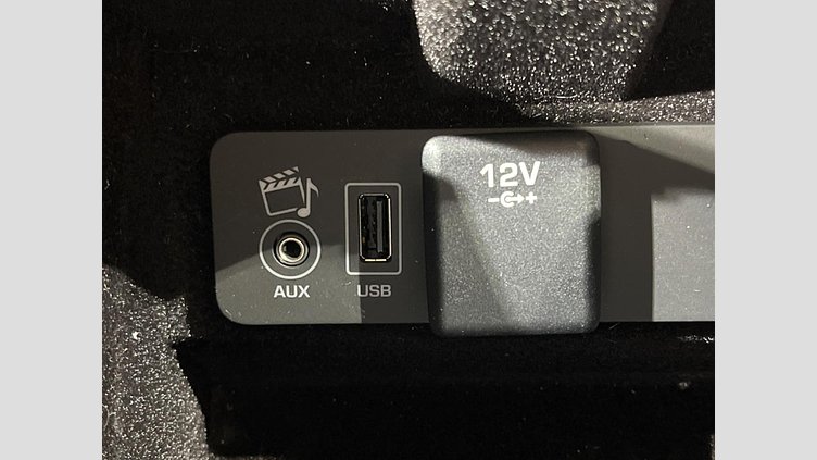 2016 認定中古車 Land Rover Discovery Sport Santorini Black 2.0 litre Si4 Petrol SE