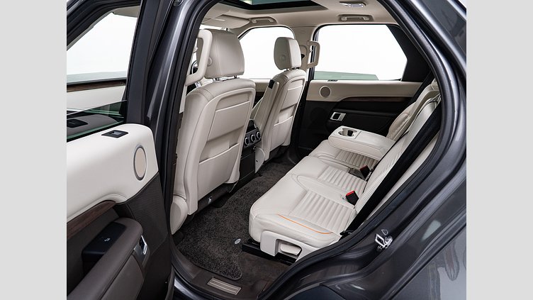 2018 認定中古車 Land Rover Discovery Corris Grey 3.0 litre V6 Supercharged Petrol HSE 5人乗り