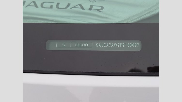 2023 認定中古車 Land Rover Defender 110 ユーロンホワイト D300 AWD（AT） S