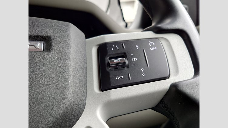 2023 認定中古車 Land Rover Defender 110 ユーロンホワイト D300 AWD（AT） S