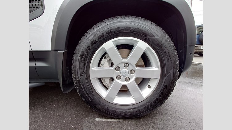 2023 認定中古車 Land Rover Defender 110 ユーロンホワイト D300 AWD（AT） S